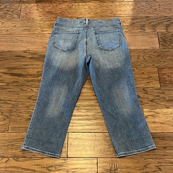 NYDJ Marilyn Crop Size 12 - Picture 3 of 16